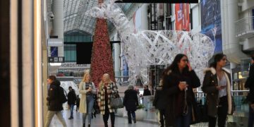 نیمی از کانادایی‌ها در تعطیلات فاصله‌گذاری اجتماعی را رعایت نخواهند کرد