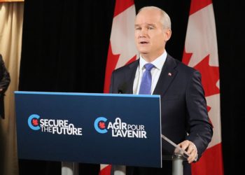 رهبر حزب محافظه‌کار کانادا منتقد خود را اخراج کرد