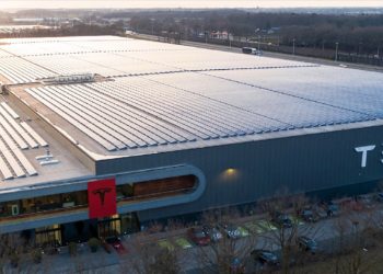 تسلا کارخانه‌ای برای تولید تجهیزات باتری این شرکت در کانادا تاسیس می کند