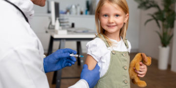 دولت برنامه‌ای برای اجباری کردن واکسیناسیون کودکان ندارد