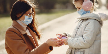 سویه اُمیکرون کودکان مبتلا به کرونا در ایالات‌متحده را افزایش داد