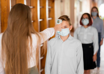 شورای مشورتی کرونا در آنتاریو با غربال‌گری دانش‌آموزان بدون علامت بیماری کرونا موافق است