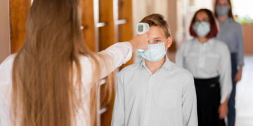 شورای مشورتی کرونا در آنتاریو با غربال‌گری دانش‌آموزان بدون علامت بیماری کرونا موافق است