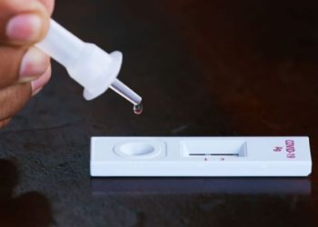 شرایط ناخوشایند ساکنان آنتاریو در صف‌های طولانی دریافت کیت‌‌های تشخیصی رایگان