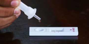 شرایط ناخوشایند ساکنان آنتاریو در صف‌های طولانی دریافت کیت‌‌های تشخیصی رایگان