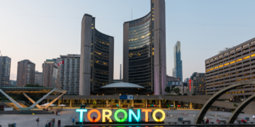 شهرداری تورنتو 461  کارمند واکسینه‌نشده خود را اخراج کرد