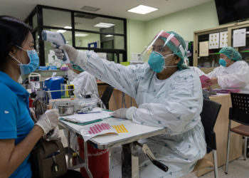 سویه اُمیکرون با سوارشدن بر موج پنجم کرونا در کانادا می‌تازد