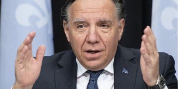 نخست‌وزیر کبک: ساکنان واکسینه‌نشده‌ استان باید مالیات بپردازند