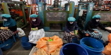 سونامی طالبان؛ 500 هزار شغل در افغانستان از دست رفته است