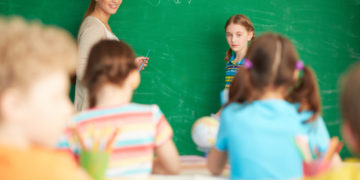 وزارت آموزش و پرورش کبک سرپرستان دانش‌آموزان را در فهرست “ذخیره‌ها” می‌گذارد