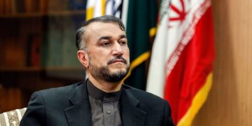 وزیر امور خارجه ایران: بحران اوکراین فقط راه‌حل سیاسی دارد