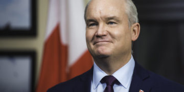 شورش در حزب محافظه‌کار کانادا؛ ارین اوتول روی لبه تیغ