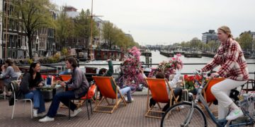 دانمارک بیشتر محدودیت‌های کرونایی را برچید