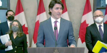 ترودو برای نخستین‌بار در تاریخ کانادا قانون وضعیت اضطراری را اجرا کرد
