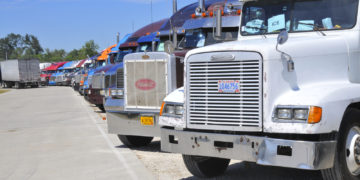 “کاروان آزادی”؛ روایتی از اعتراض ها به واکسیناسیون اجباری و شهربندان