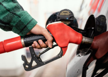 پیش‌بینی‌ها از افزایش قیمت بنزین در تابستان خبر می‌دهد
