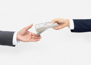 اشتباه فاحش در پرداخت کمک‌های مالی اضطراری؛ صدها نفر ساکن خارج از کانادا بوده‌اند