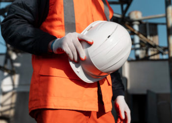 سیستم «کفاله» راهی برای برده‌داری نوین کارگران خارجی؛ کانادا حمایت از کارگران مهاجر را افزایش می‌دهد