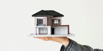 بازار مسکن تورنتو روی خوش به خود دید؛ قیمت مسکن یک پنجم کاهش یافت