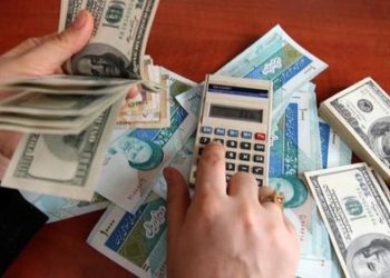 دریای اقتصاد ایران بس توفانی است؛ ارزش پول ملی نسبت به قبل ۱۵ درصد کاهش یافت