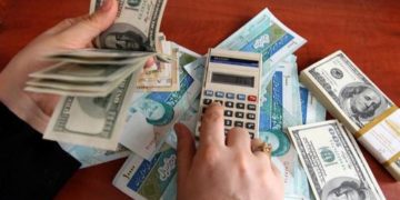 دریای اقتصاد ایران بس توفانی است؛ ارزش پول ملی نسبت به قبل ۱۵ درصد کاهش یافت