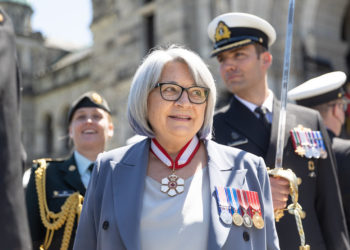 <strong>هزینه نجومی غذای فرماندار کل کانادا و همراهان در سفر به خاورمیانه: ۱۰۰ هزار دلار!</strong><strong></strong> 1 هزینه نجومی غذای فرماندار کل کانادا و همراهان در سفر به خاورمیانه: ۱۰۰ هزار دلار!