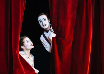 «تئاتر درمانی» راهکاری موثر برای حل مشکل اعتماد به نفس نوجوانان و جوانان