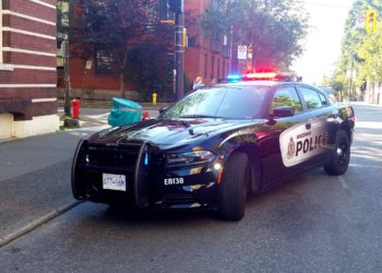 زنی در مرکز شهر ونکوور با حمله یک ناشناس به آتش کشیده شد