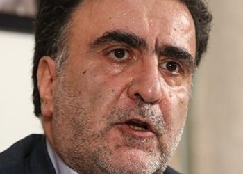 دولت ایران یک فعال برجسته سیاسی و دو فیلم‌ساز را به اتهام‌های امنیتی بازداشت کرد