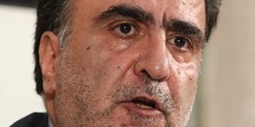 دولت ایران یک فعال برجسته سیاسی و دو فیلم‌ساز را به اتهام‌های امنیتی بازداشت کرد