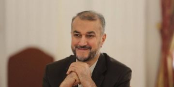 وزیر امور خارجه ایران: ما در موضوع هسته‌ای برای رسیدن به توافقی پایدار مصمم هستیم