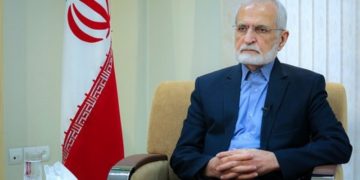 مشاور ارشد رهبر ایران: تهران توانمندی فنی ساخت بمب اتم را دارد