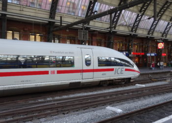 بلیتهای بسیار ارزانقیمت قطار در آلمان جلوی انتشار ۲ تن دیاکسید کربن را گرفت 5 بلیتهای بسیار ارزانقیمت قطار در آلمان جلوی انتشار ۲ تن دیاکسید کربن را گرفت