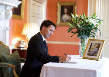 جاستین ترودو با نخستوزیر انگلستان و دیگر رهبران جهان در لندن دیدار کرد 3 جاستین ترودو با نخستوزیر انگلستان و دیگر رهبران جهان در لندن دیدار کرد