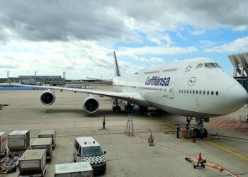 کارکنان فرودگاه فرانکفورت جسدی را در هواپیمایی لوفت‌هانزا از مبدا تهران یافتند