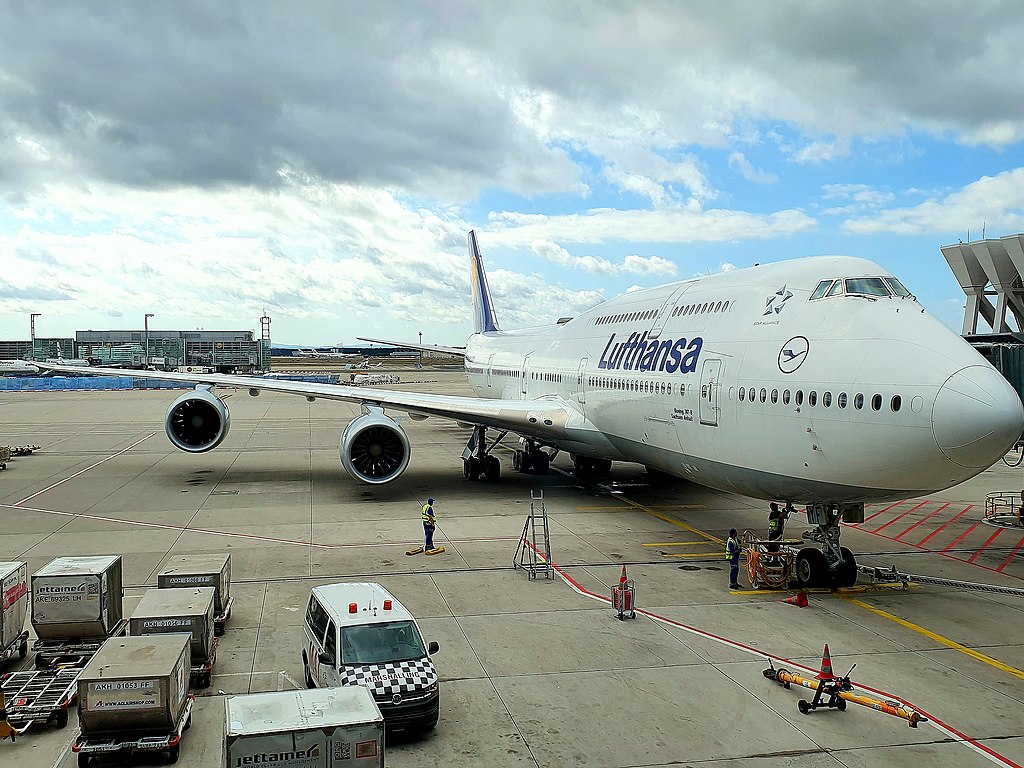 1024px Boeing 747 8 Lufthansa D ABYF Sachsen Anhalt