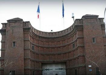 سفارت فرانسه در ایران: رسیدگی به درخواست‌ها برای صدور روادید تعلیق نشده است 