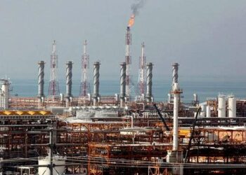 ایران سرکوب‌گری را افزایش داد؛ برخی از کارکنان صنعت نفت به معترضان پیوستند