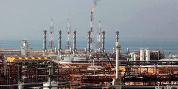 ایران سرکوب‌گری را افزایش داد؛ برخی از کارکنان صنعت نفت به معترضان پیوستند