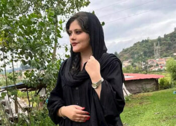 پدر مهسا امینی: نمی‌خواهند به این پرونده رسیدگی کنند؛ درباره علت مرگ مهسا دروغ می‌گویند