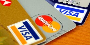 کسب‌وکارهای آنتاریو از امروز می‌توانند کارمزد خدمات کارت‌های اعتباری را از مشتریان بگیرند