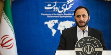 سخنگوی دولت جمهوری اسلامی: دولت می‌توانست از ابتدا به نیروی انتظامی اجازه استفاده از گلوله جنگی بدهد