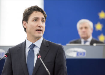 کانادایی‌ها برای حمایت از اوکراین می‌توانند برگه‌های سهام دولتی بخرند