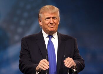 دونالد ترامپ رییس‌جمهور پیشین ایالات‌متحده نامزدی‌اش برای انتخابات ۲۰۲۴ را اعلام کرد