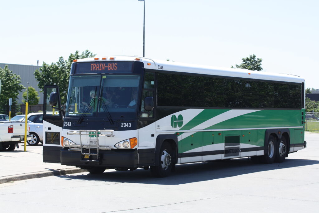 GO Transit Milton TRAIN BUS 4756125488