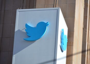 «توییتر» در کمپین تبلیغاتی مخفی آنلاین به «پنتاگون» کمک میکرد! 10 «توییتر» در کمپین تبلیغاتی مخفی آنلاین به «پنتاگون» کمک میکرد!