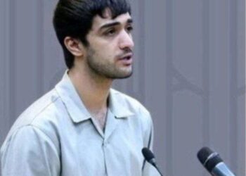 پدر یکی از جوانان محکوم به اعدام در گفت‌وگو با اعتماد: وكيل تسخيری جواب تلفن ما را نمی‌دهد!