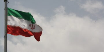 گلوب اند میل: جایگزین جمهوری اسلامی لزوما یک حکومت دموکراتیک نخواهد بود