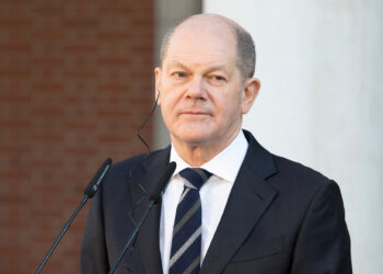 آلمان بر قرار دادن تانک‌های پیشرفته لئوپارد در اختیار اوکراین تاکید کرد