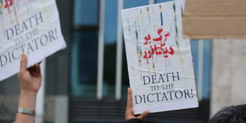 موج اعتراض‌ها و فروش پهپاد امکان بهبود اقتصاد ایران را پیچیده می‌کند